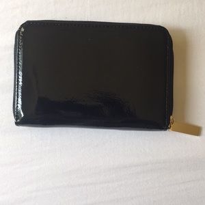 Hobo Zip Around Wallet in Black